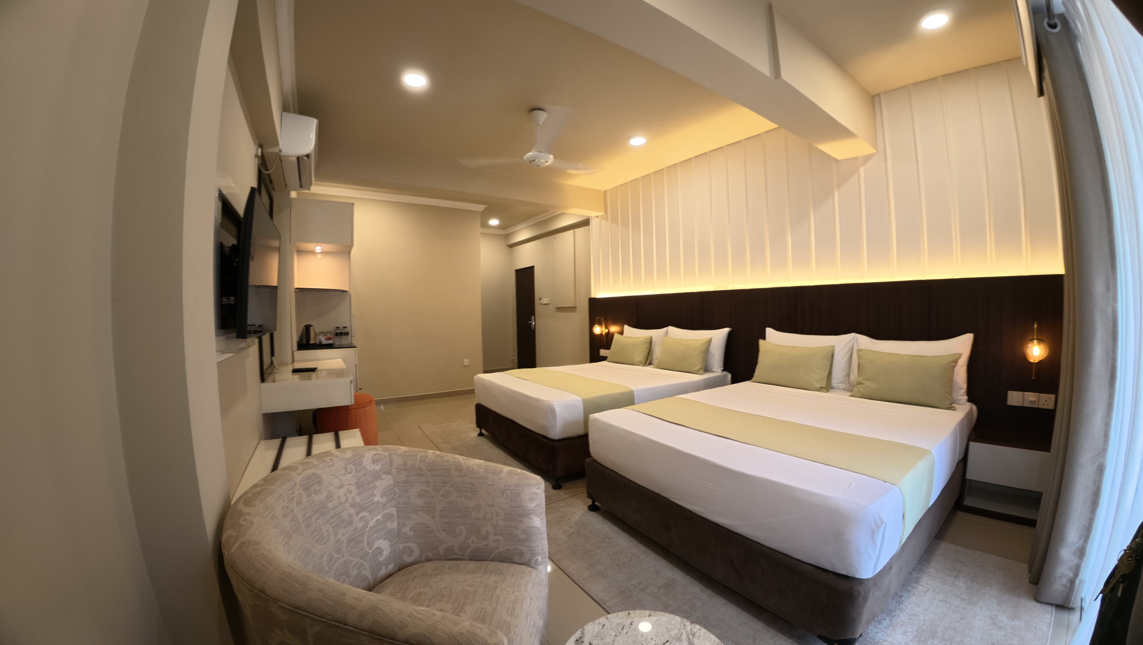 Deluxe Quadruple Room